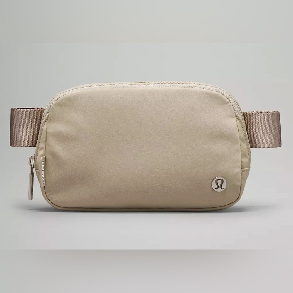 LULULEMON Everywhere Belt Bag in Raw Linen